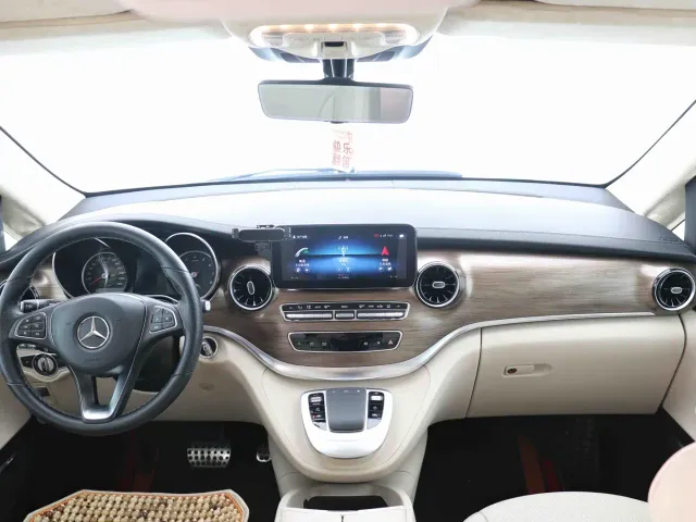Mercedes-Benz V-Class — Фото автомобиля 7