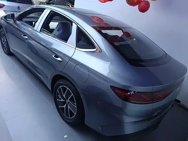 BYD Qin L — Фото автомобиля 4