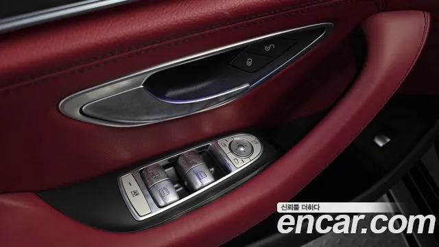 Mercedes-Benz CLS-Class — Фото автомобиля 27