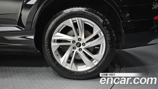 Audi Q7 45 TDI quattro Premium — Фото автомобиля 19