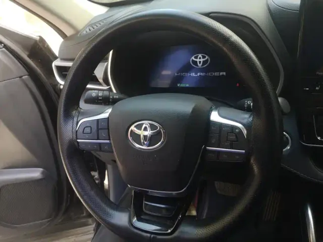 Toyota Highlander — Фото автомобиля 15