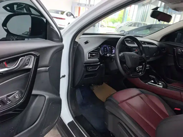 Dongfeng Fengshen AX7 — Фото автомобиля 11