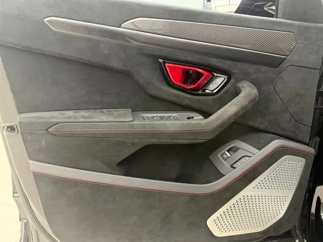 Lamborghini Urus — Фото автомобиля 5