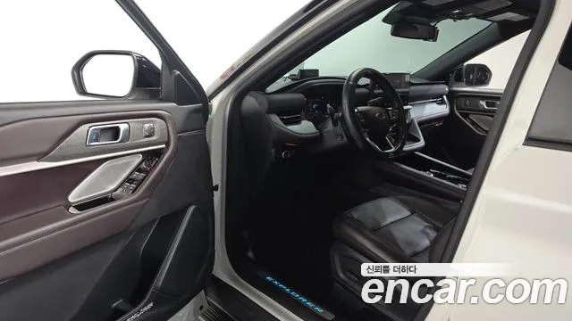 Ford Explorer — Фото автомобиля 8