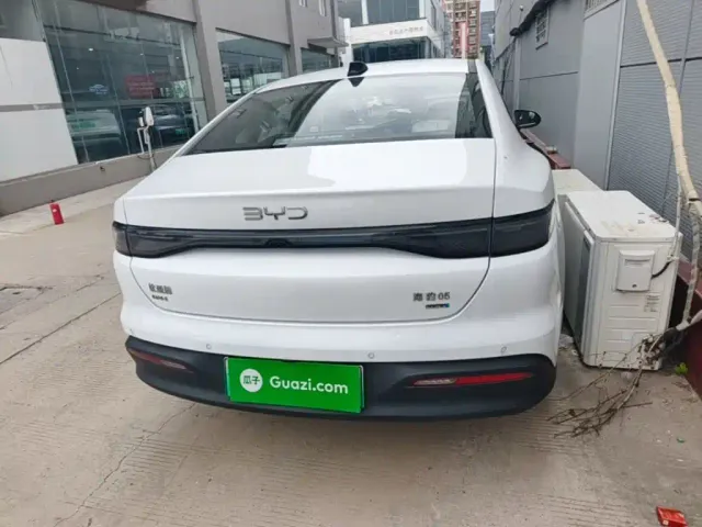 BYD Seal 05 DM-i — Фото автомобиля 5