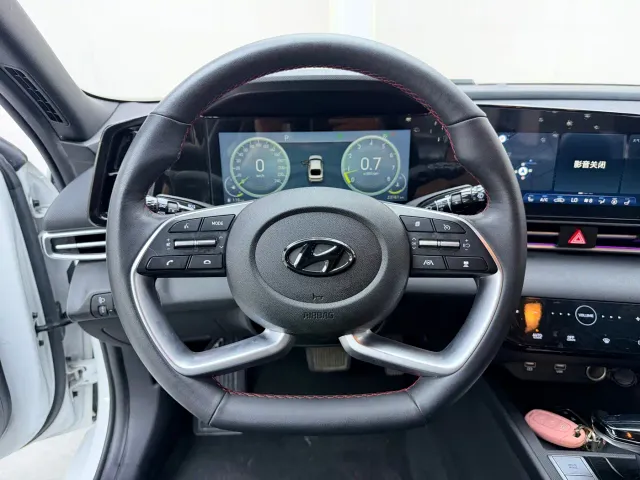 Hyundai Elantra — Фото автомобиля 11