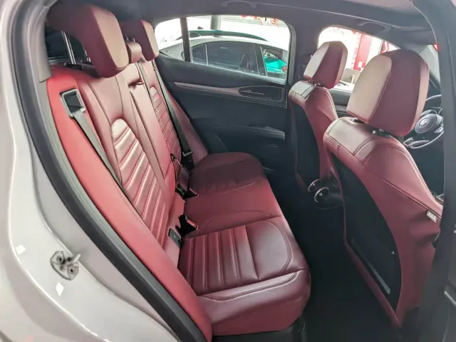Alfa Romeo Stelvio — Фото автомобиля 17