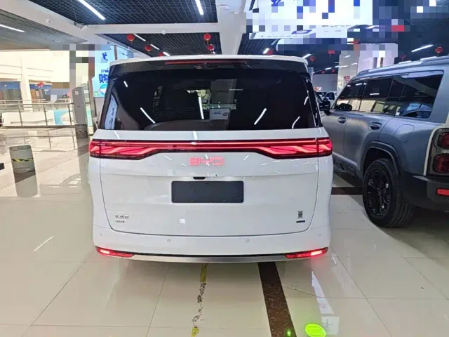 BYD Xia — Фото автомобиля 3