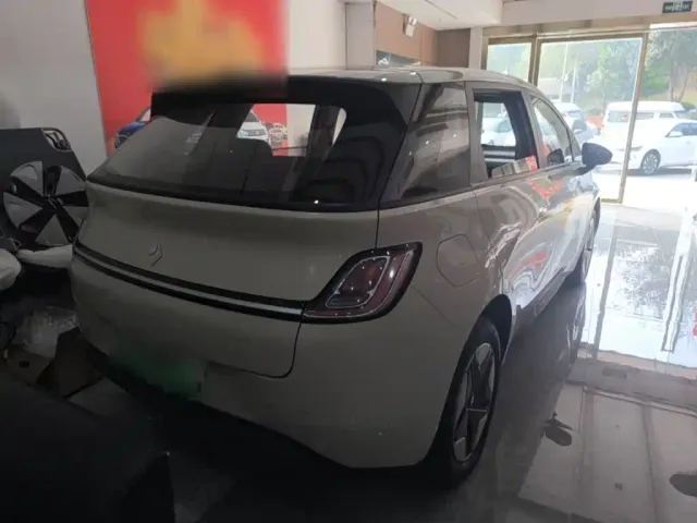 Baojun Cloud — Фото автомобиля 6
