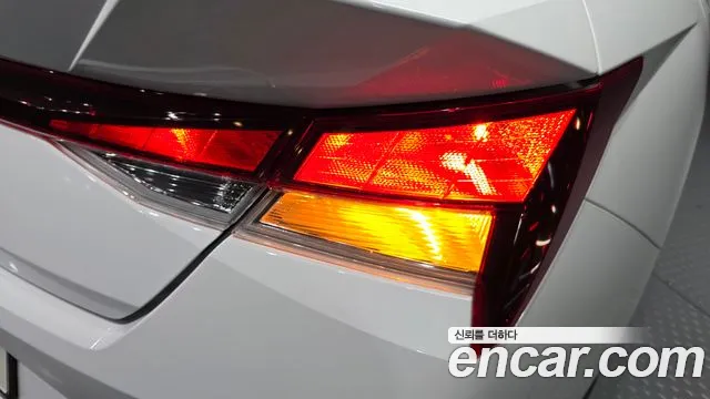 Hyundai AVANTE Avante (CN7) — Фото автомобиля 23