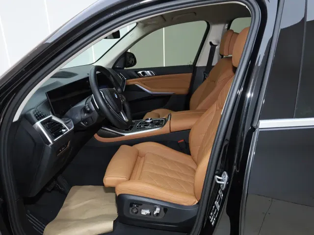 BMW X7 — Фото автомобиля 21