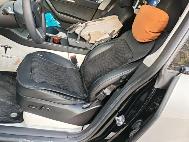 Tesla Model Y — Фото автомобиля 14