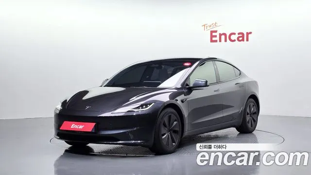 Фотография автомобиля — Tesla Model 3