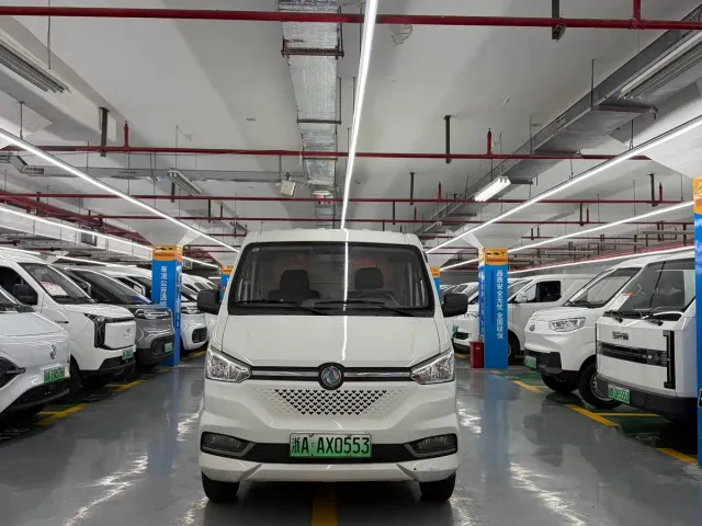 Dongfeng Yufeng Yufeng EM26 2023 Model Premium Edition 41.86kWh CATL — Фото автомобиля 2