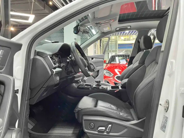 Audi Q5L — Фото автомобиля 8