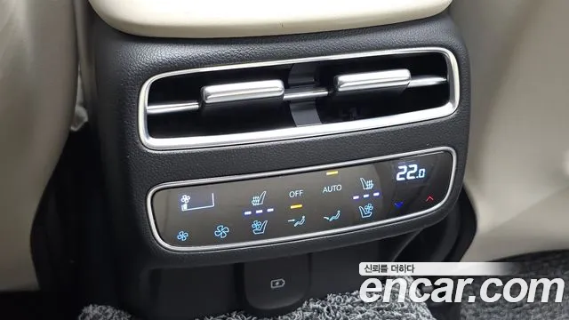 Genesis GV70 — Фото автомобиля 30