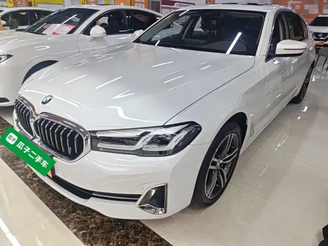 Фотография автомобиля — BMW 5 Series