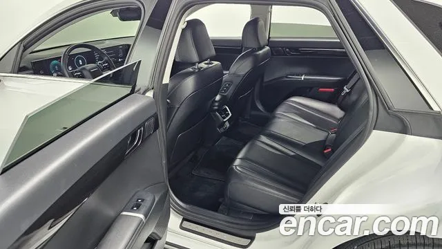 Hyundai Grandeur Grandeur (GN7) — Фото автомобиля 12