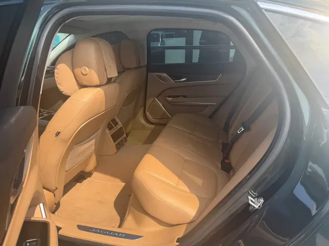 Jaguar XFL — Фото автомобиля 12