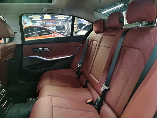 BMW 3 Series — Фото автомобиля 12