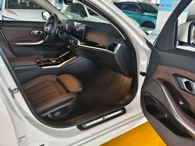 BMW 3 Series — Фото автомобиля 8