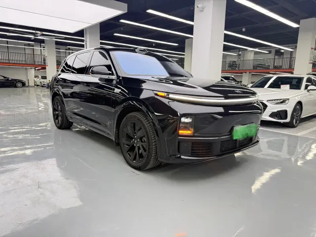 Li Auto L7 — Фото автомобиля 3