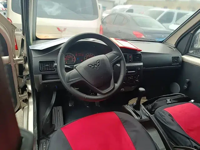 Wuling Rongguang — Фото автомобиля 10