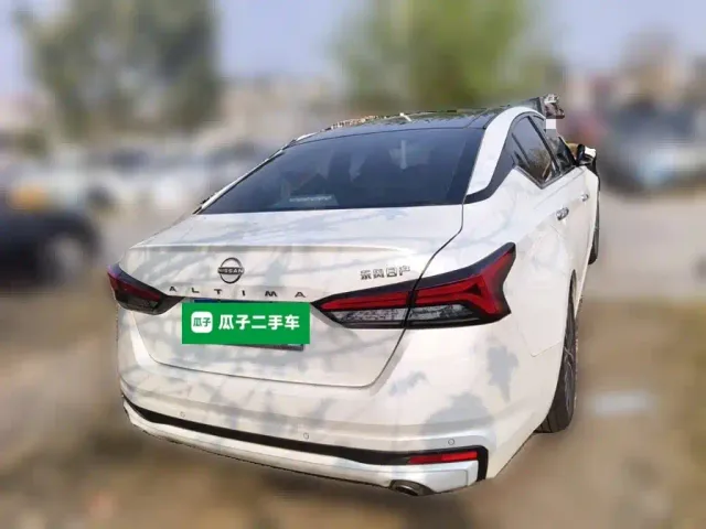 Nissan Teana — Фото автомобиля 3