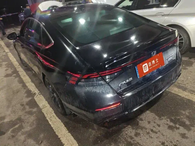 Honda Accord — Фото автомобиля 6