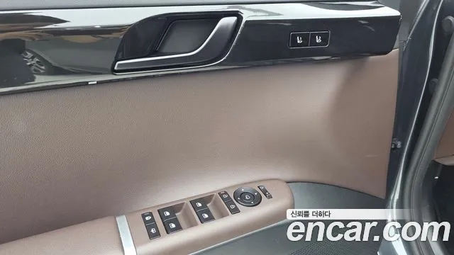 Hyundai Grandeur Grandeur (GN7) 2.5 Бензин 2WD — Фото автомобиля 13