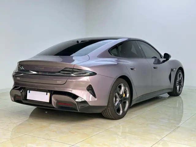 Xiaomi SU7 — Фото автомобиля 9