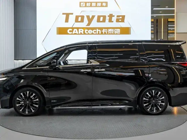 Toyota Vellfire — Фото автомобиля 3
