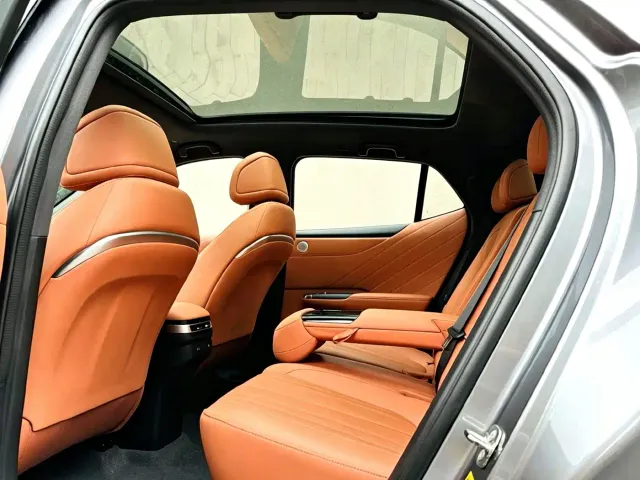 Changan Qiyuan E07 — Фото автомобиля 5