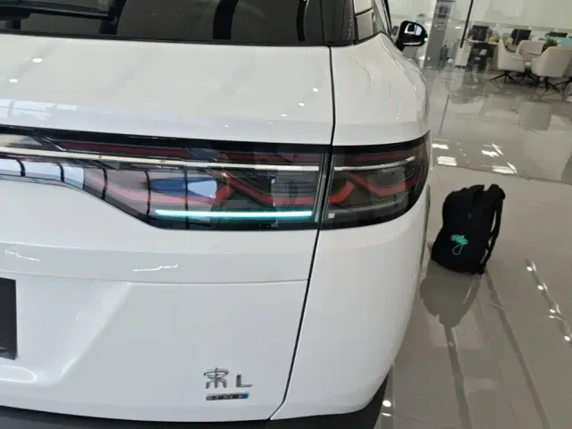BYD Song L DM-i — Фото автомобиля 7