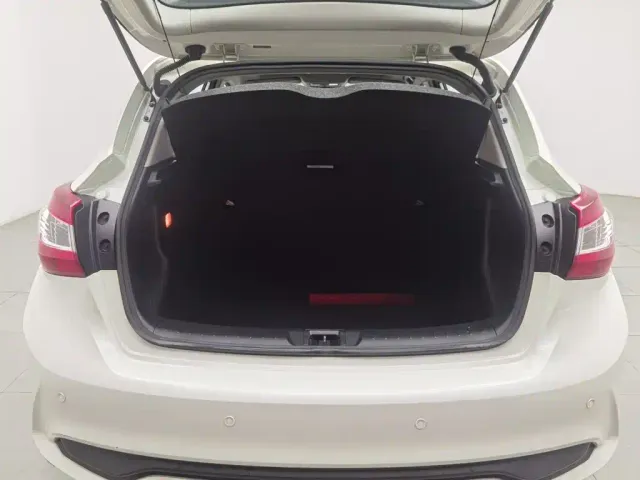Nissan Tiida — Фото автомобиля 16