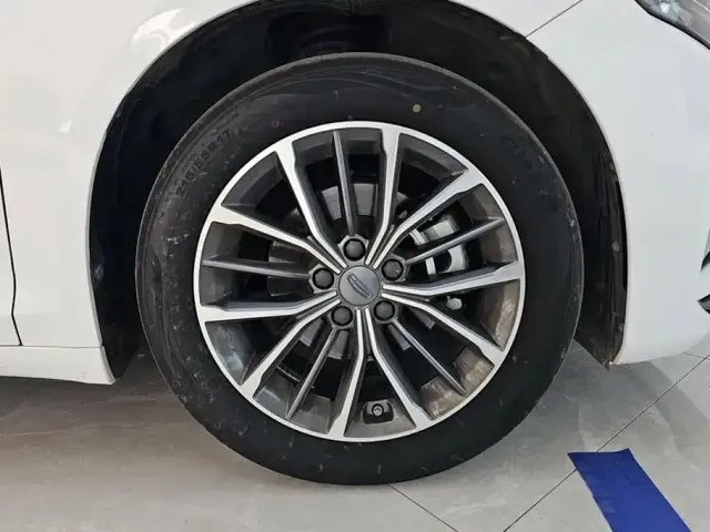 Geely Xingrui — Фото автомобиля 6