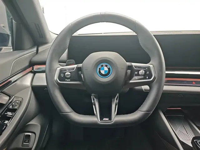 BMW i5 — Фото автомобиля 15