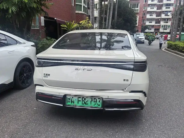 BYD Seal 07 DM-i — Фото автомобиля 5