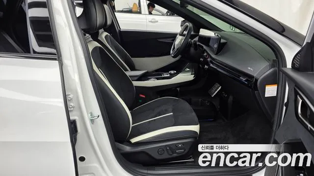 Kia EV6 — Фото автомобиля 17