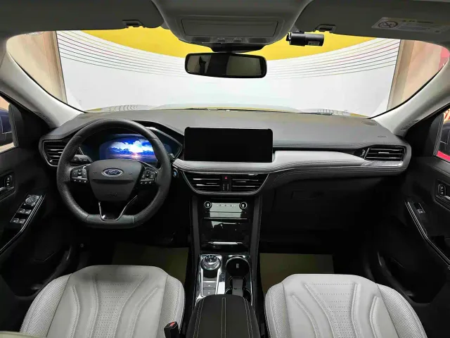 Ford Escape — Фото автомобиля 8