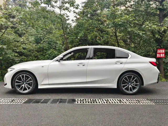 BMW 3 Series — Фото автомобиля 5