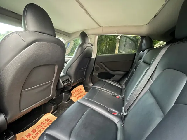 Tesla Model Y — Фото автомобиля 9