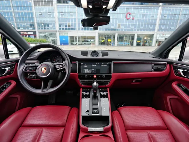 Porsche Macan — Фото автомобиля 9