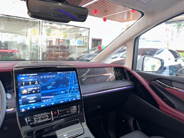 GAC Trumpchi E9 — Фото автомобиля 9
