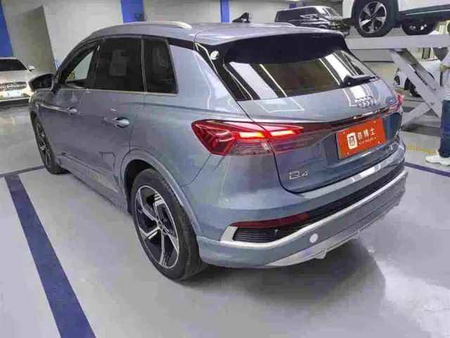 Audi Audi Q4 e-tron 2023 40 e-tron Innovation Edition — Фото автомобиля 4