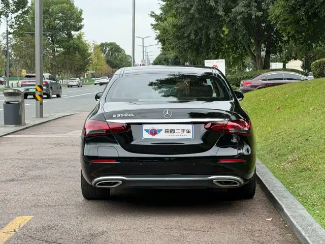 Mercedes-Benz E-Class — Фото автомобиля 5