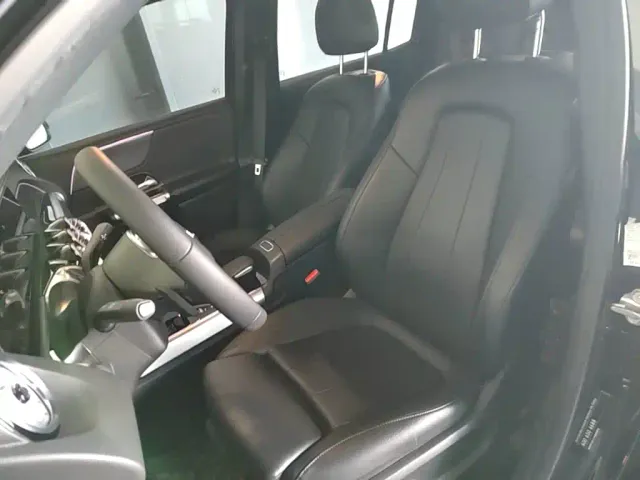Mercedes-Benz GLB-Class — Фото автомобиля 19