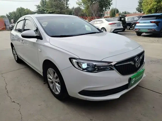 Buick Excelle — Фото автомобиля 3