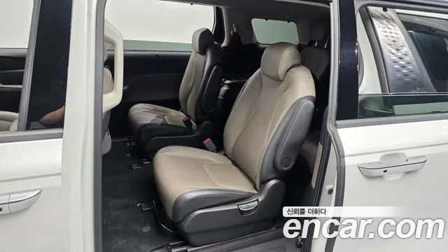 Kia Carnival 4th Gen — Фото автомобиля 16