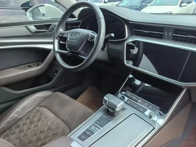Audi A7L — Фото автомобиля 12
